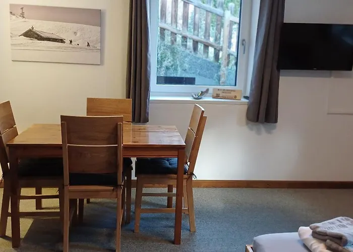 2 Zimmerwohnung Mit Kueche U. Bad