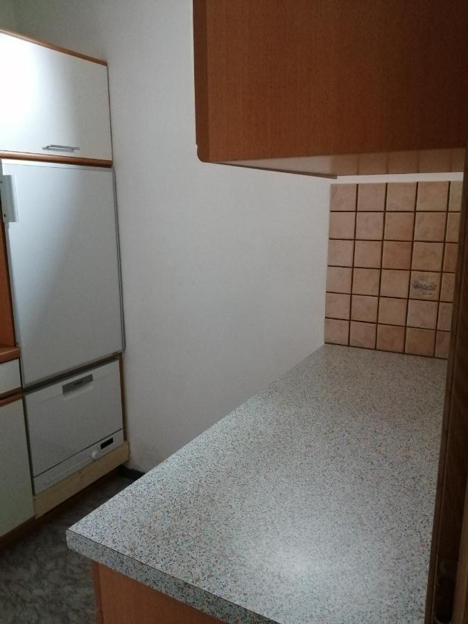2 Zimmerwohnung Mit Kueche U. Bad *