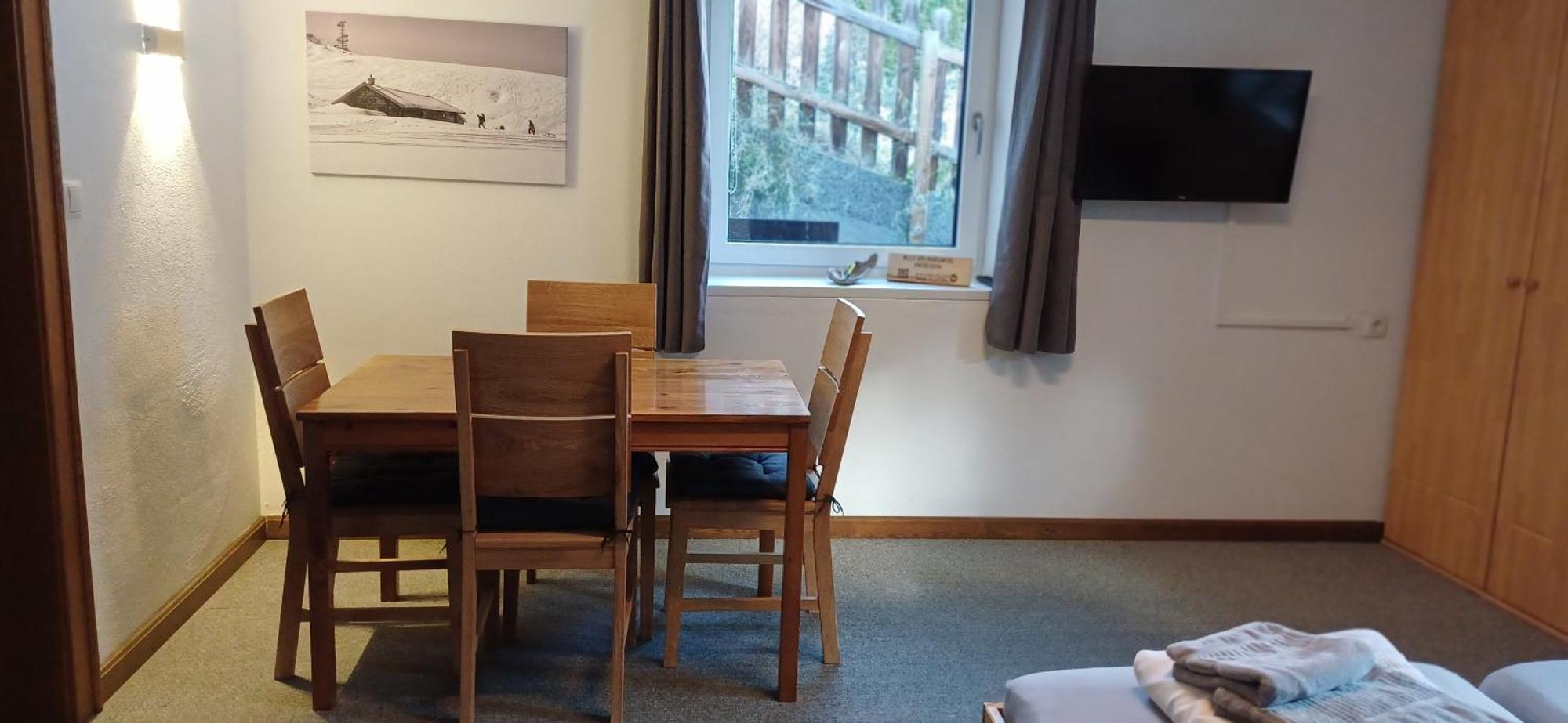 2 Zimmerwohnung Mit Kueche U. Bad
